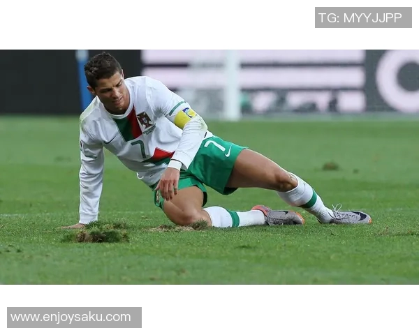 足球明星痞帅壁纸精选让你在球场与生活中都能感受他们的魅力与风采