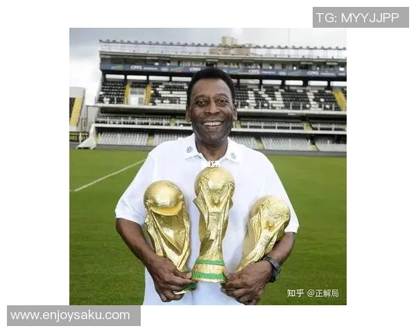 足球明星球王是如何塑造传奇职业生涯与全球影响力的探讨 足球明星球王是如何塑造传奇职业生涯与全球影响力的探讨